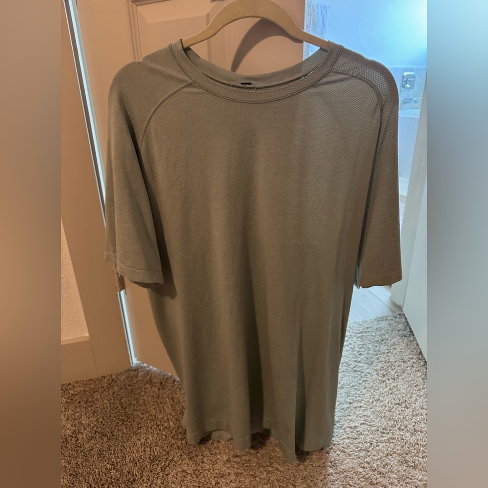 Lululemon Shirt - XL